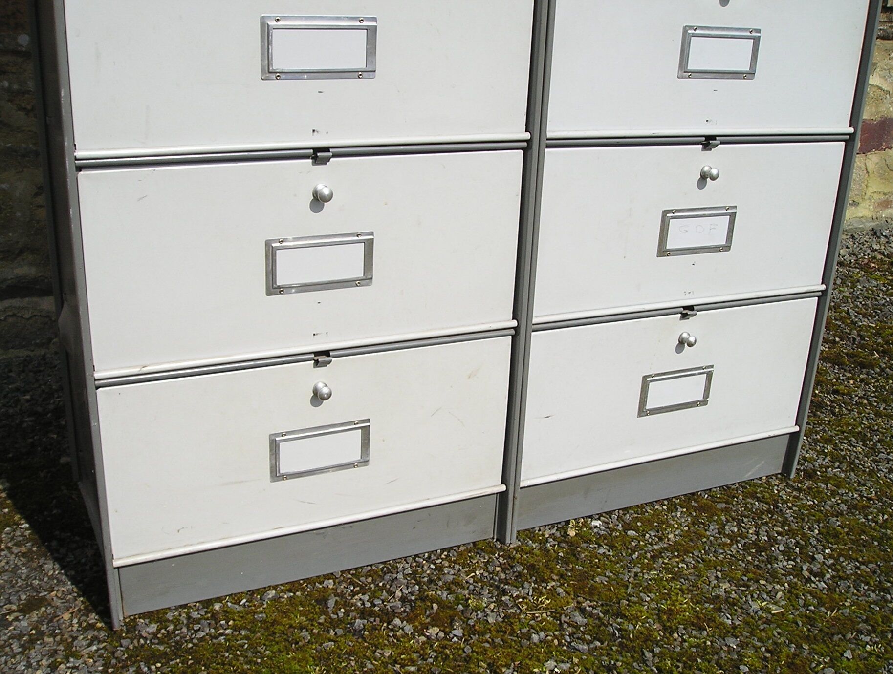 Cabinet with 10 drawers flaps with label holder and roneo buttons