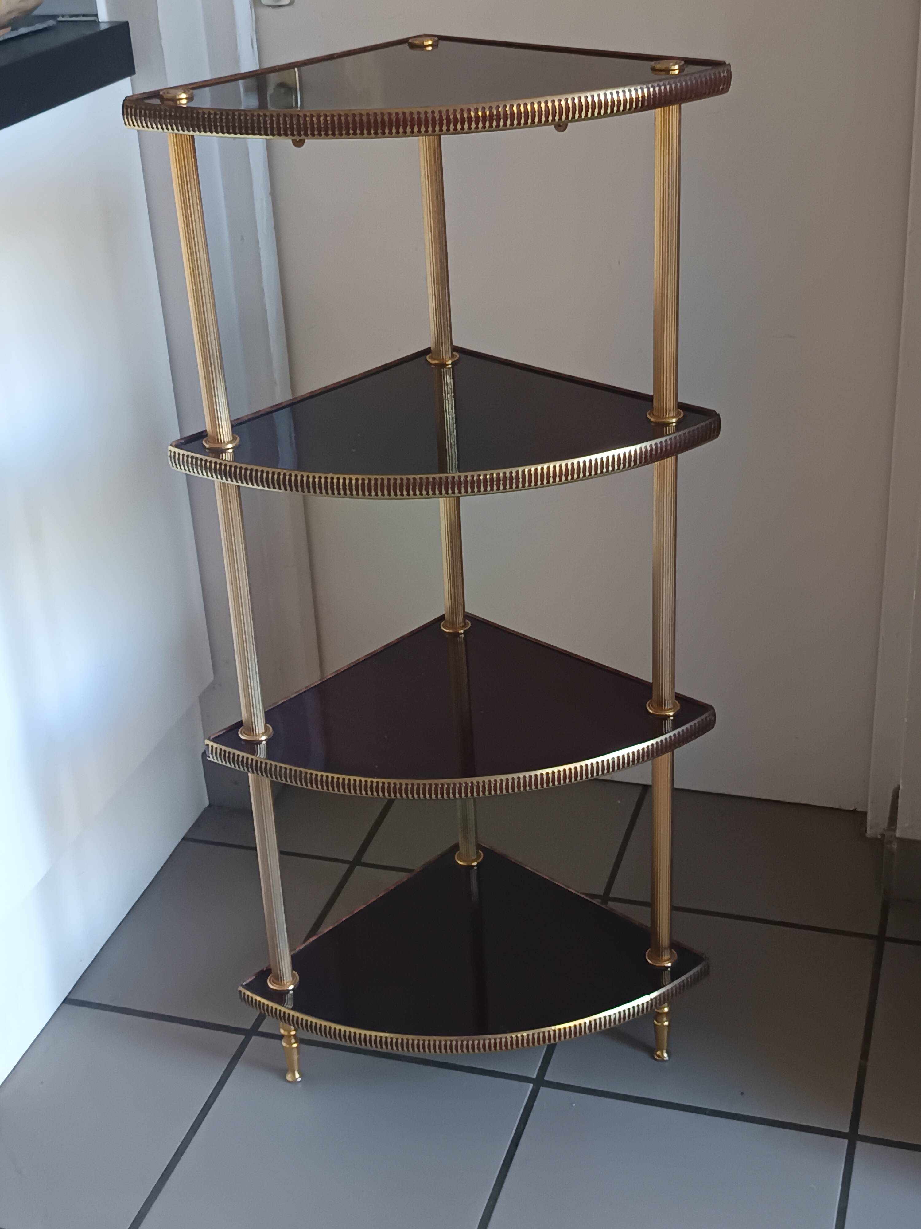 Étagère d’angle vintage 4 niveaux en bois et laiton