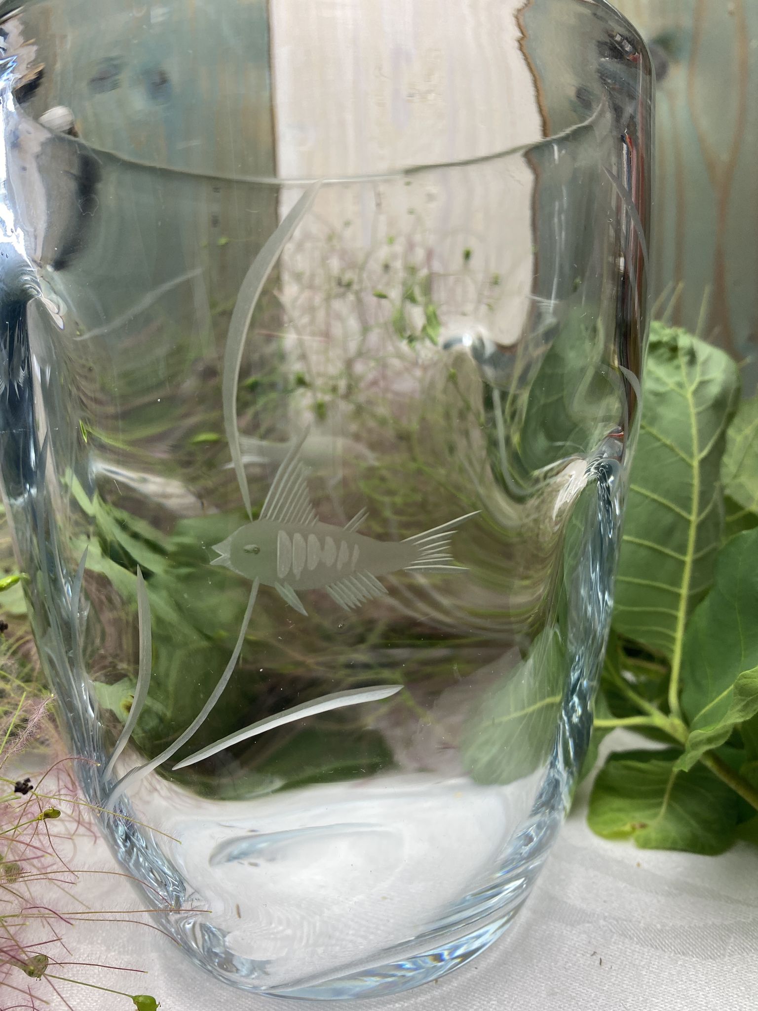 Pinched crystal vase engraved with vintage marine motifs