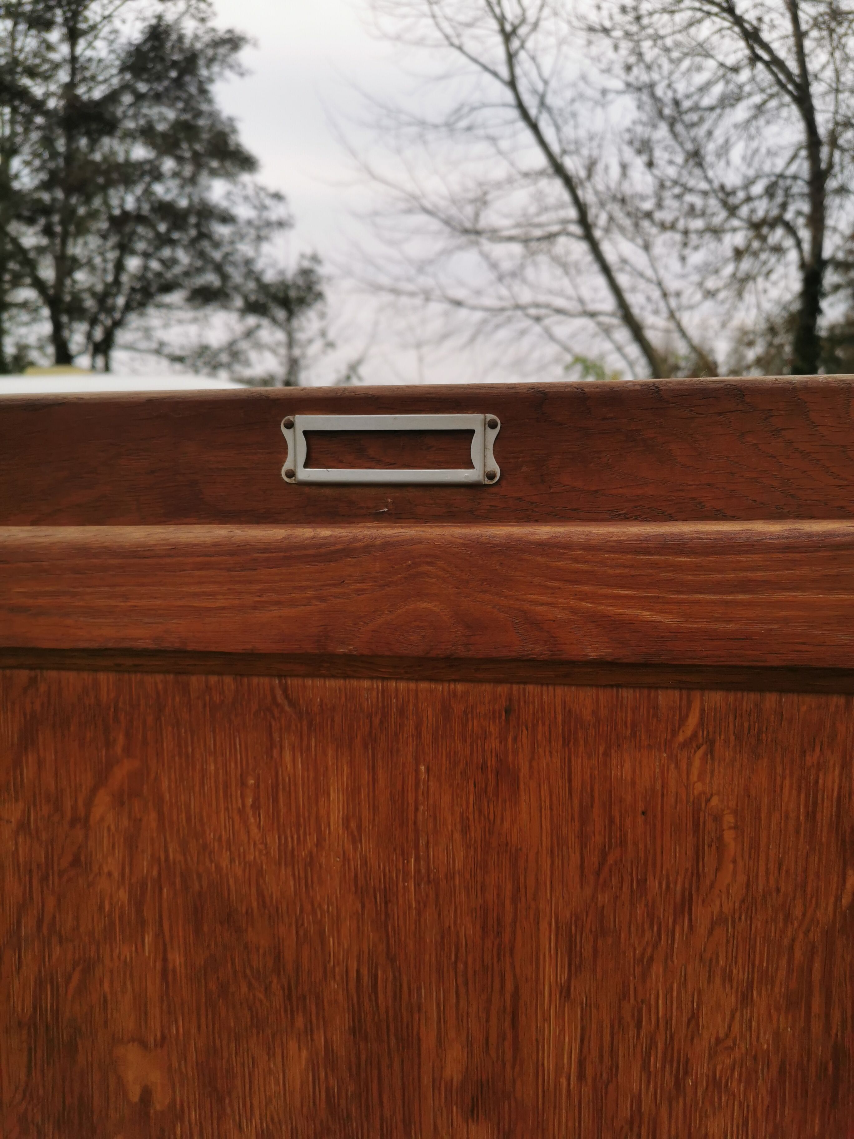 Boarding cabinet