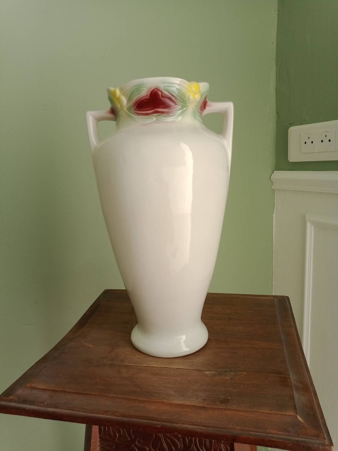 Slip vase
