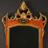 Miroir toscan laqué et doré du XXe siècle