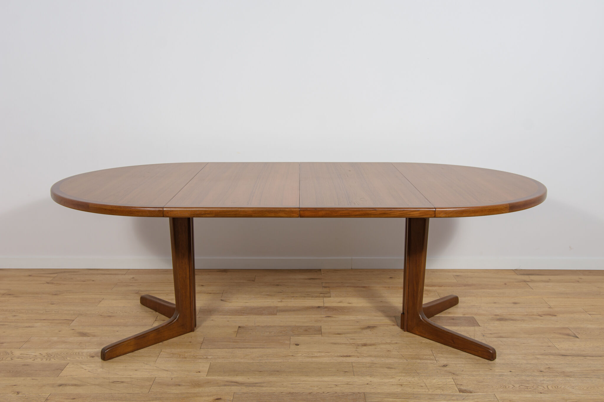 Mid-Century Teak Round Extending Dining Table, Denmark, 1960s