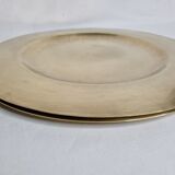 Deux plats en laiton massif, 35 cm