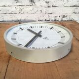 Horloge industrielle de Pragotron années 1970