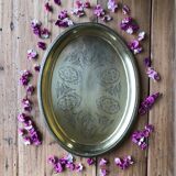 Oval tray in chiseled brass