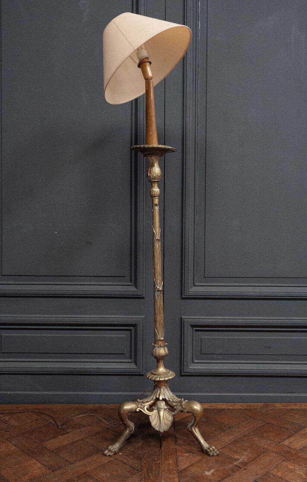 Lampadaire en bronze doré Napoléon III pieds griffes décor de feuillage