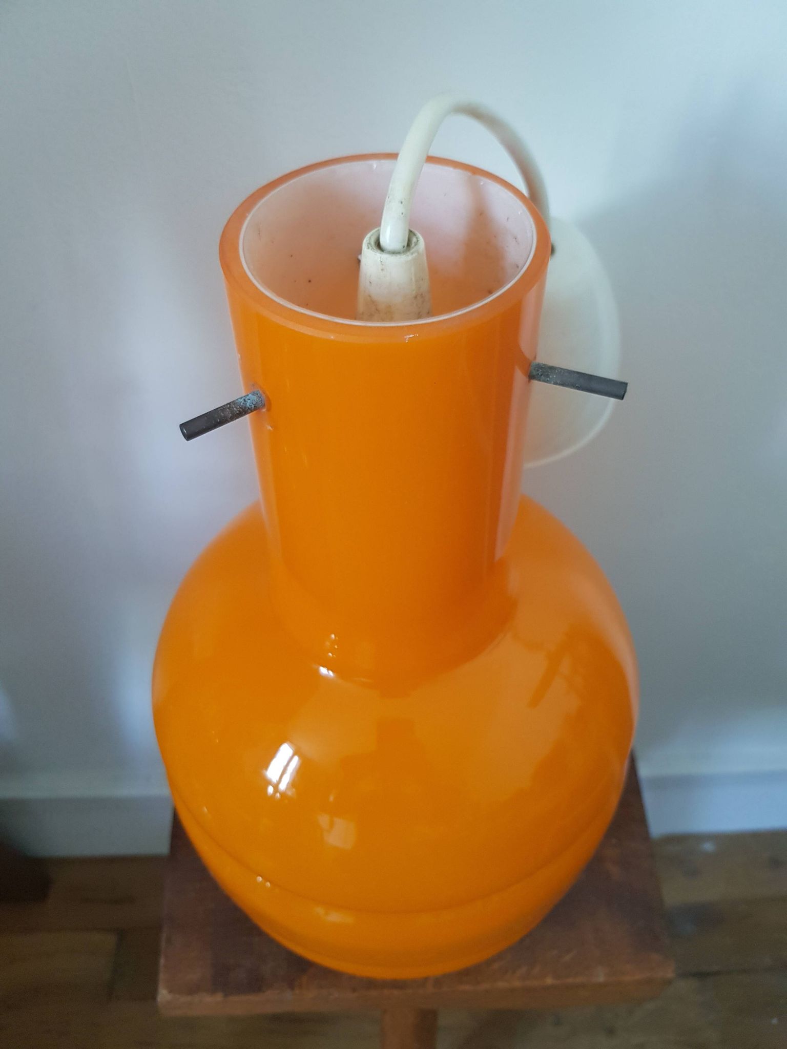 Suspension vintage orange