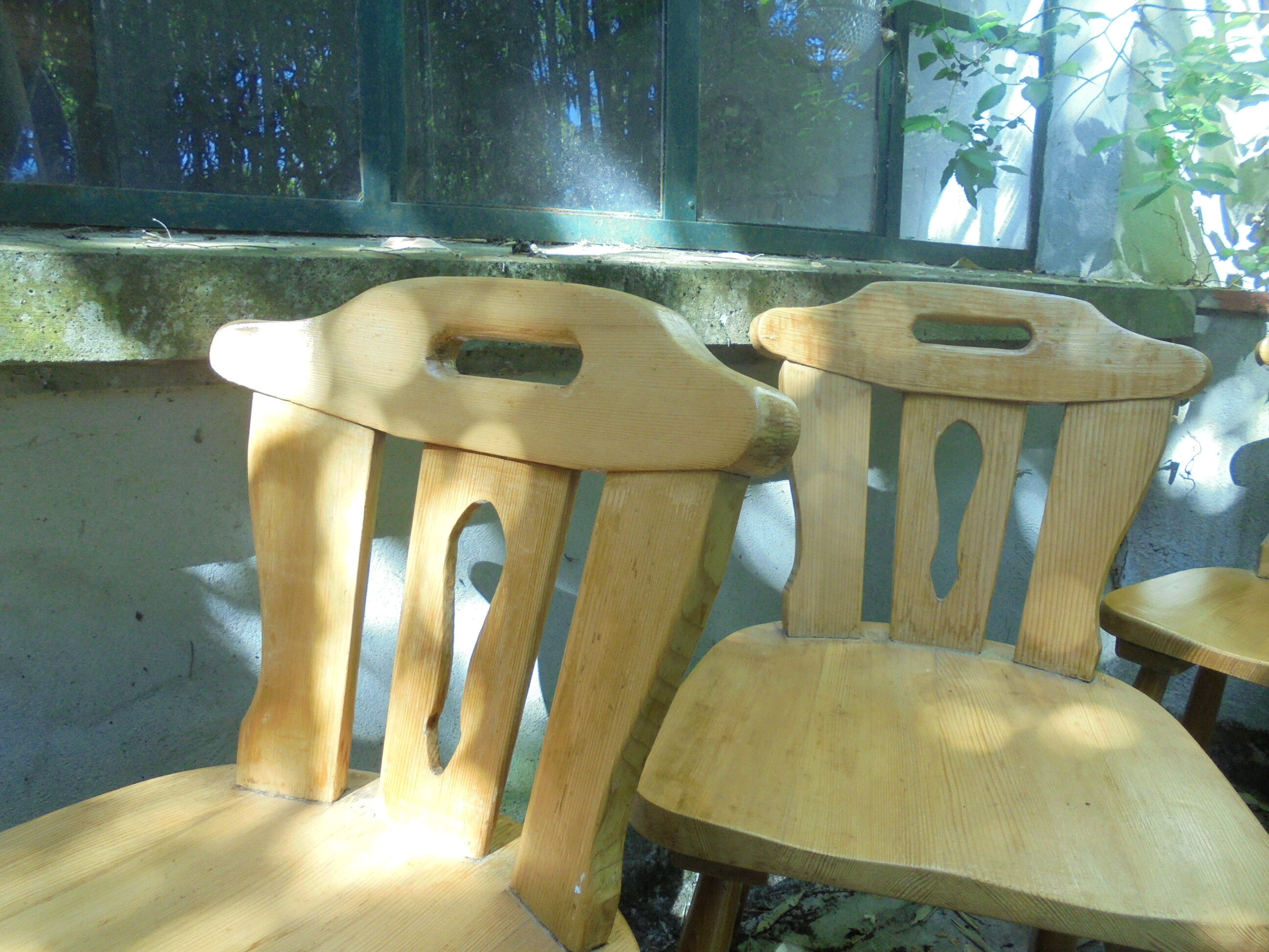 4 chaises en pin vers 1980