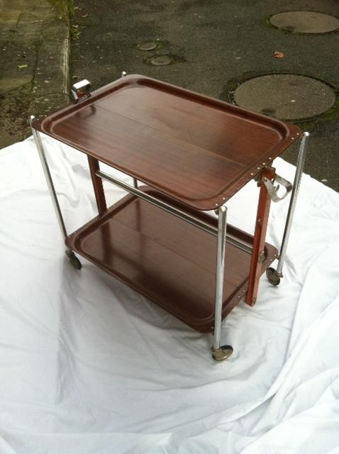 Folding wheels serving