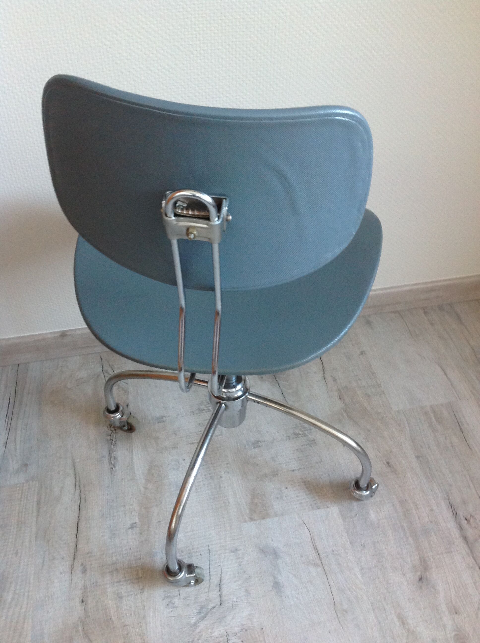 Chrome metal swivel chair industrial/vintage style 50s-60s
