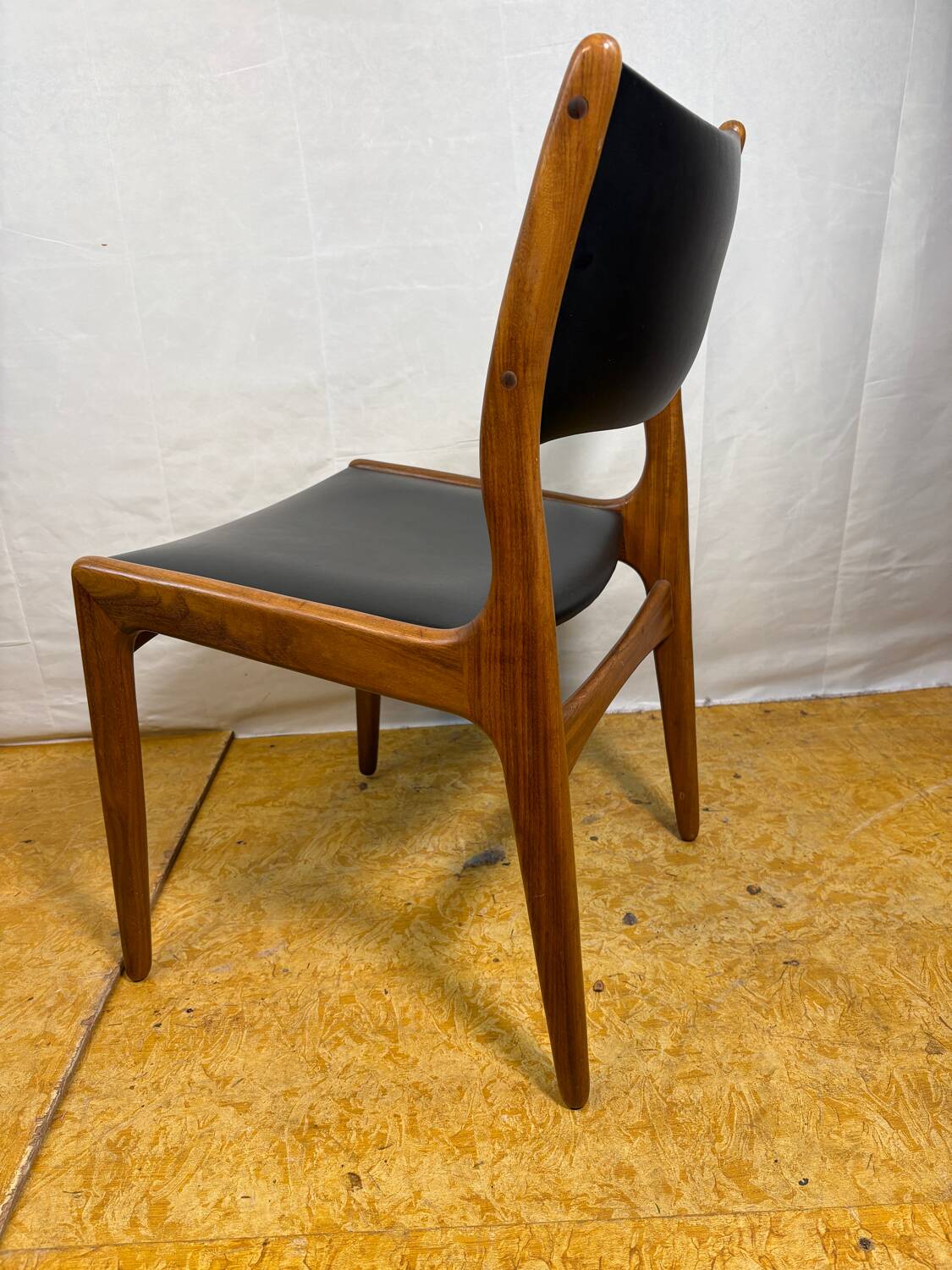 Mid-Century Retro Set of 8 Dining Chairs by Johannes Andersen for Uldu