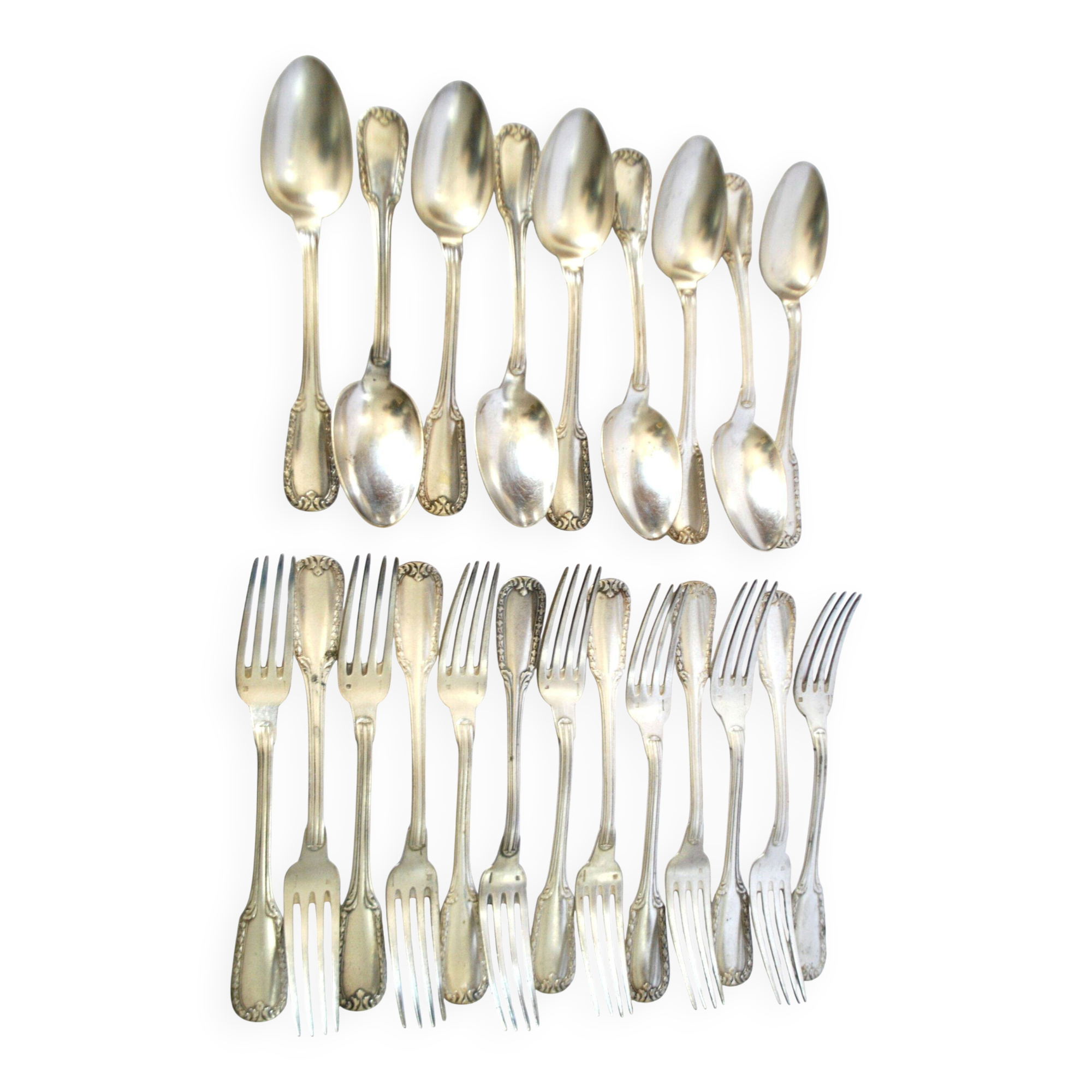 Set of 21 classic silver-plated metal table cutlery from 1900 by silversmith Boulenger, 21cm.
