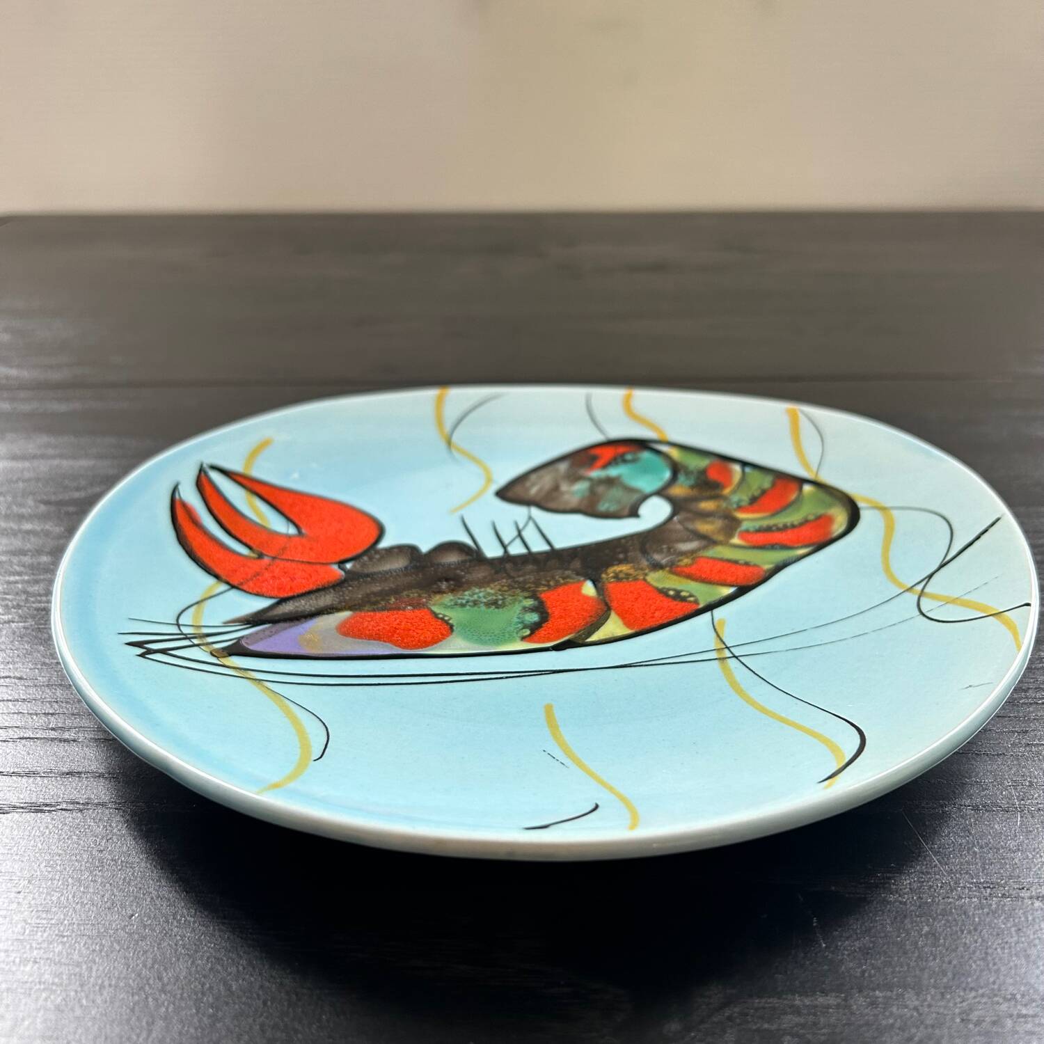 50's dish with lobster decor
