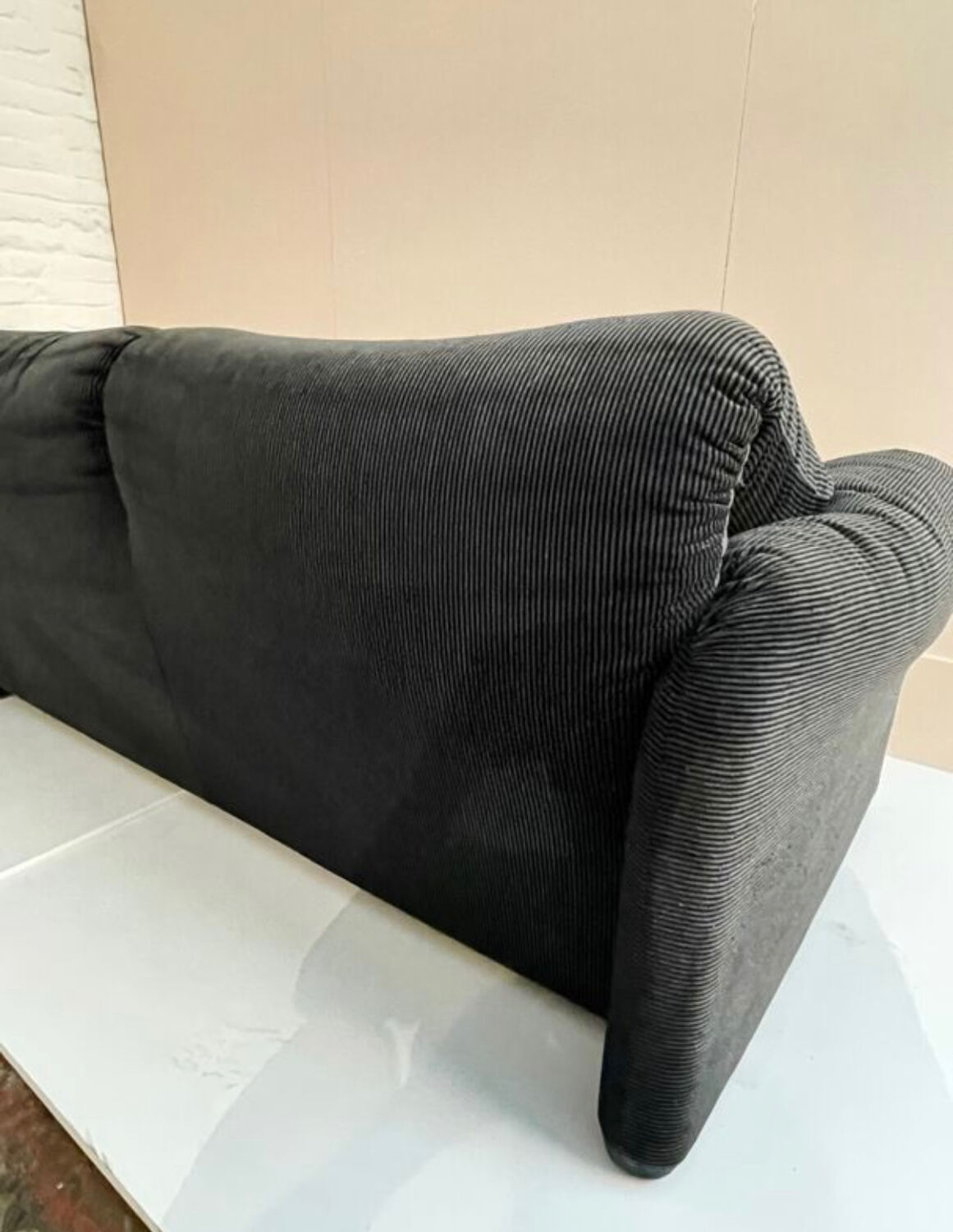 Maralunga sofa by  Vico Magistretti, Cassina