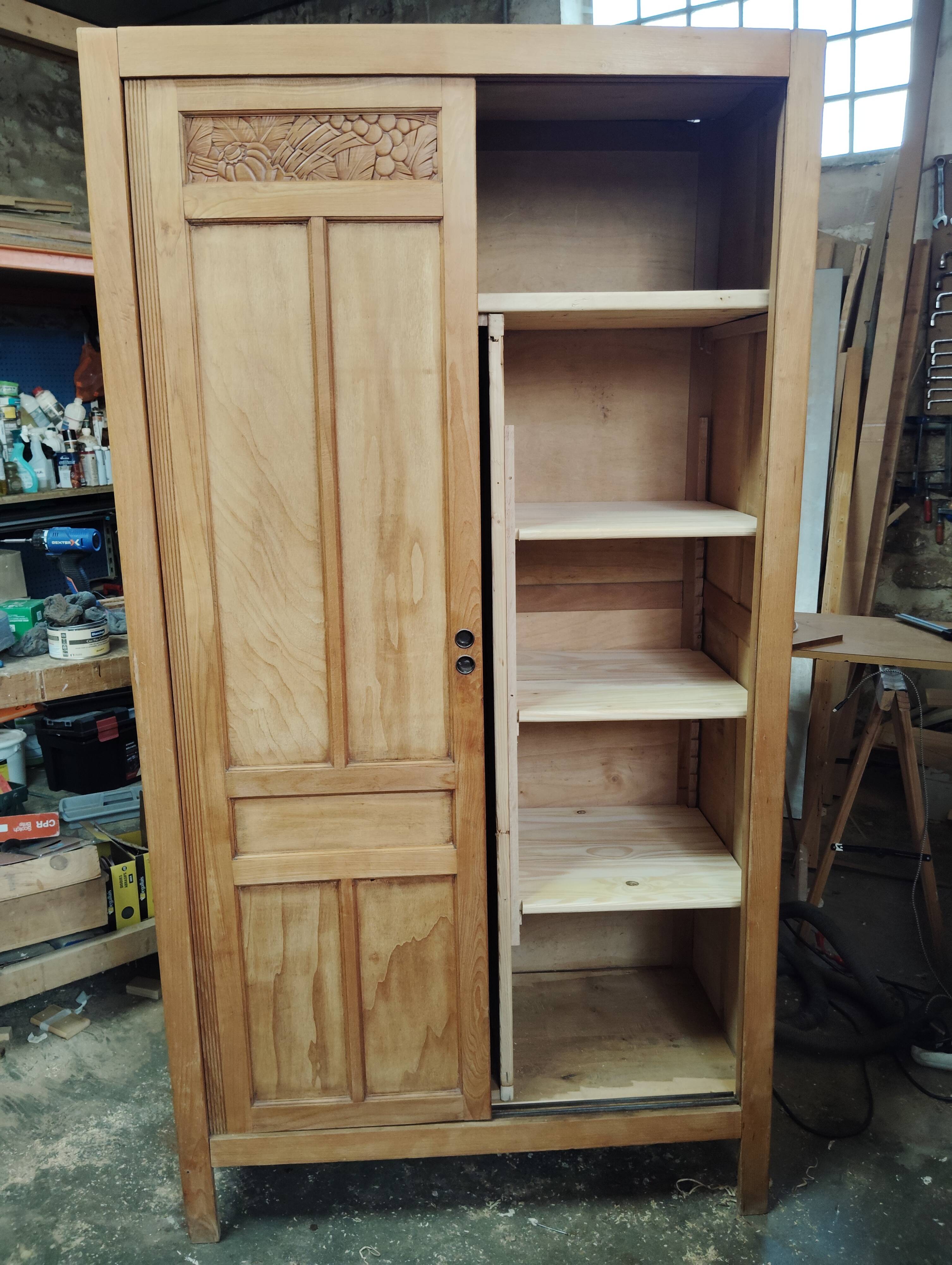 Sliding Parisian wardrobe