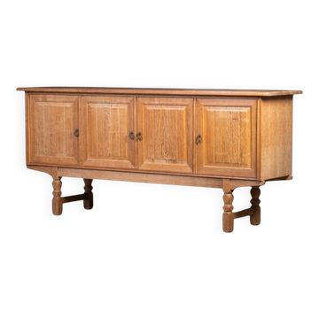 Enfilade Basse en Chêne attribuée à Henning Kjærnulf, 1960s