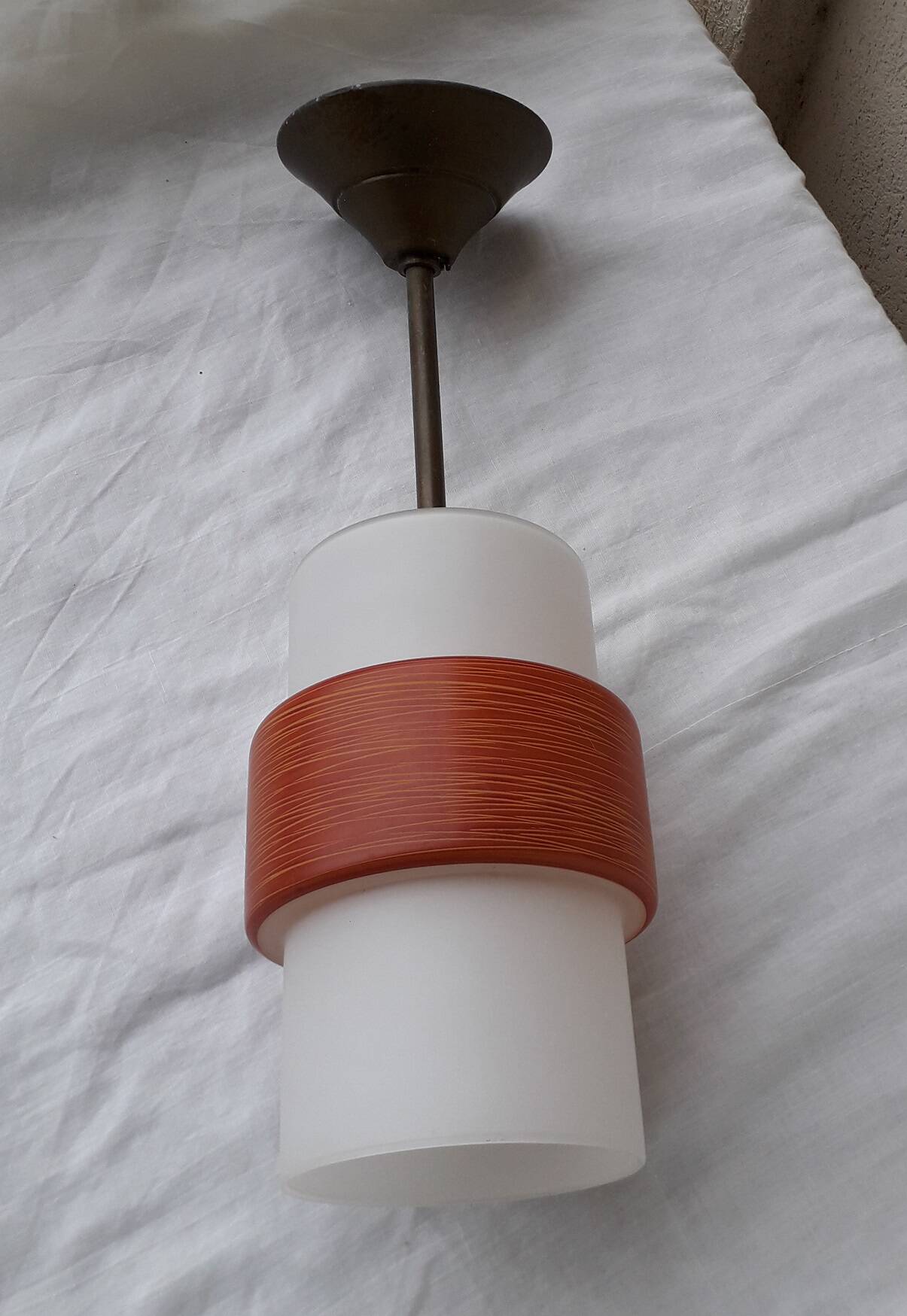 Opaline suspension