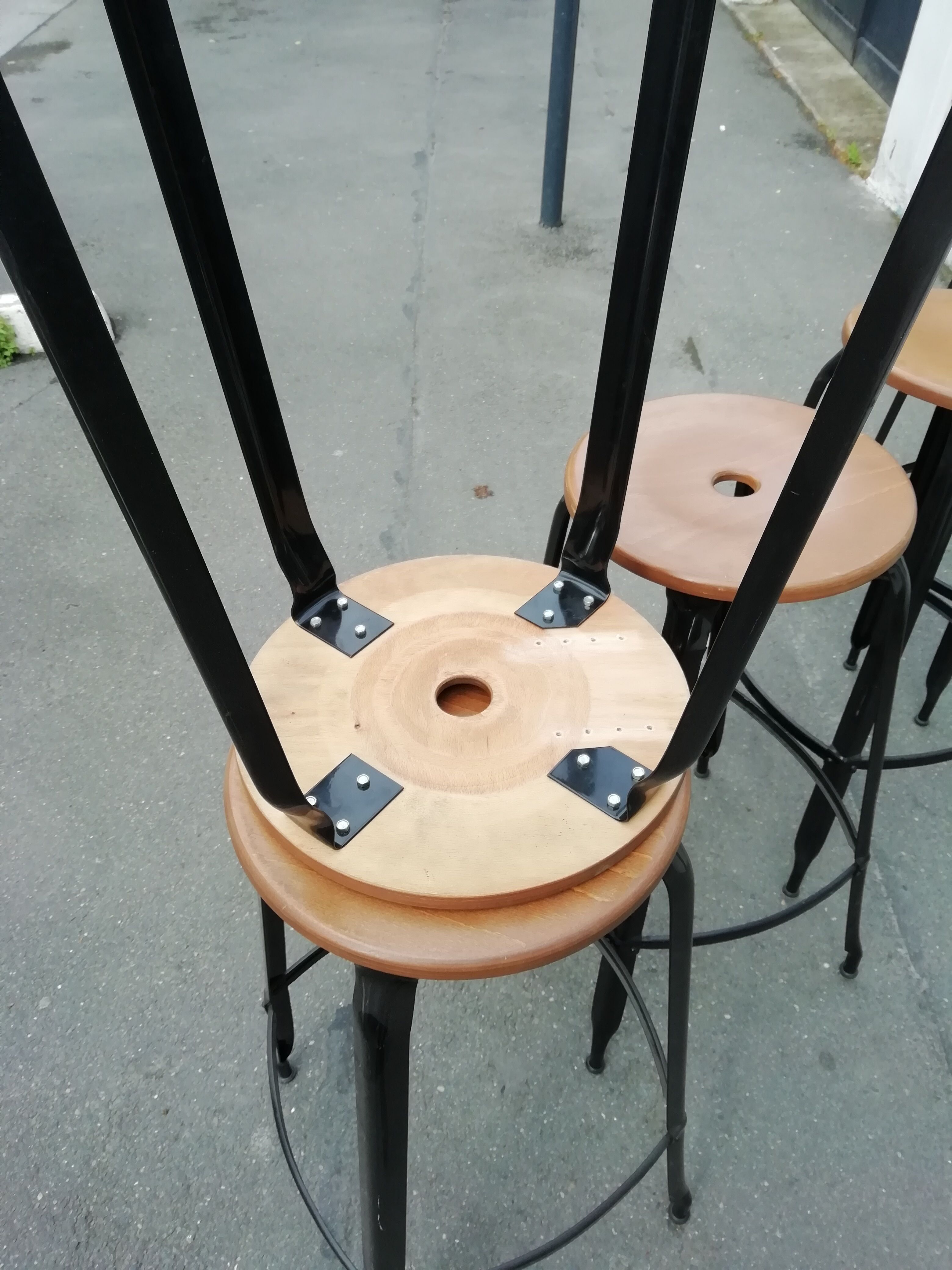 5 Nicolle bar stools