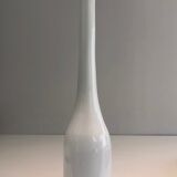 Vase en verre opalin blanc
