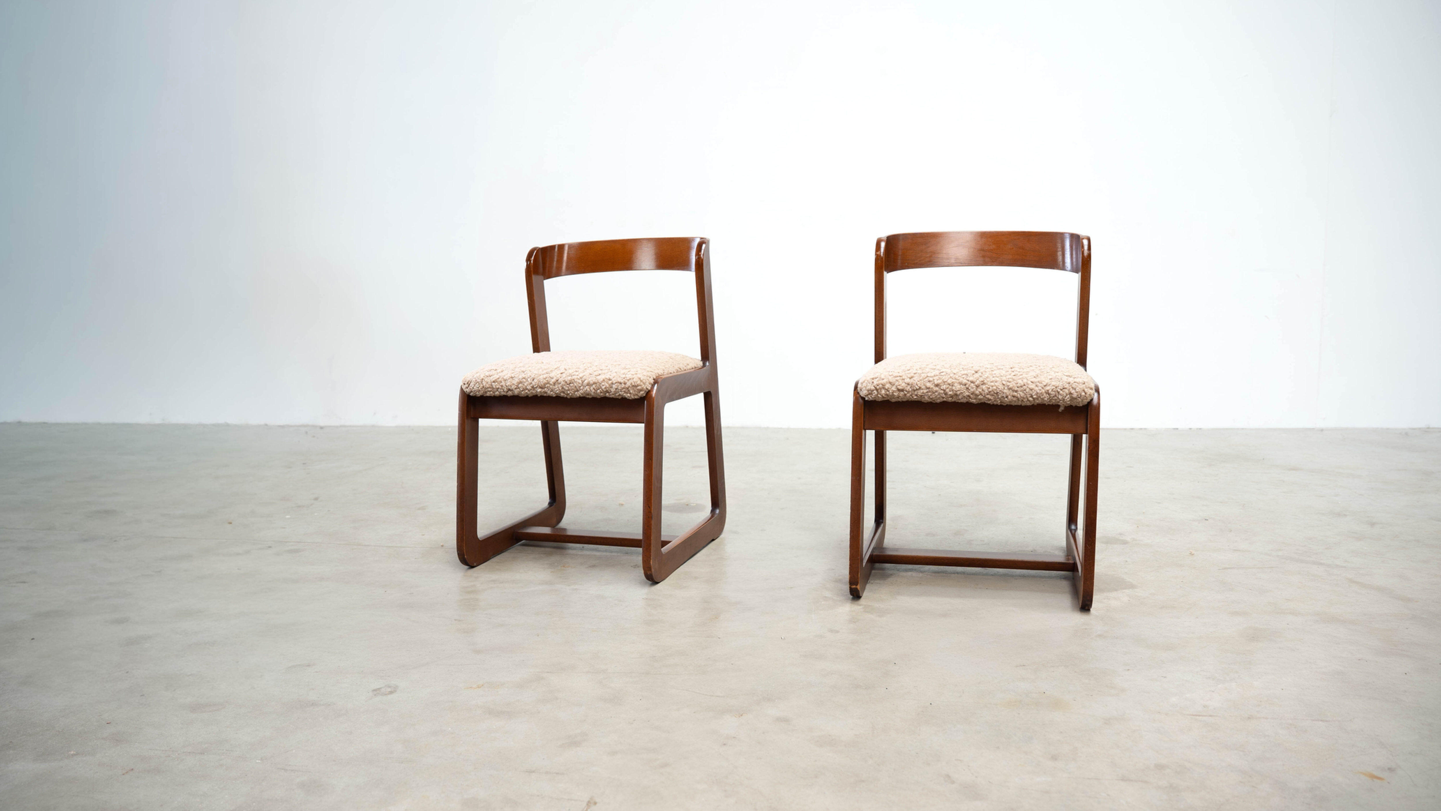 Ensemble de six chaises de salle à manger italiennes