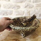 Accolay tripod cup with pestle