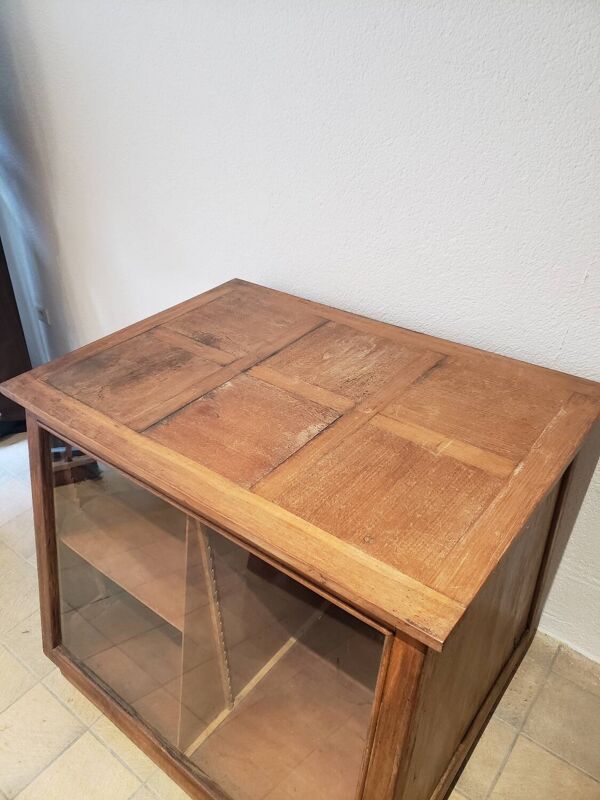 Comptoir vitré ancien