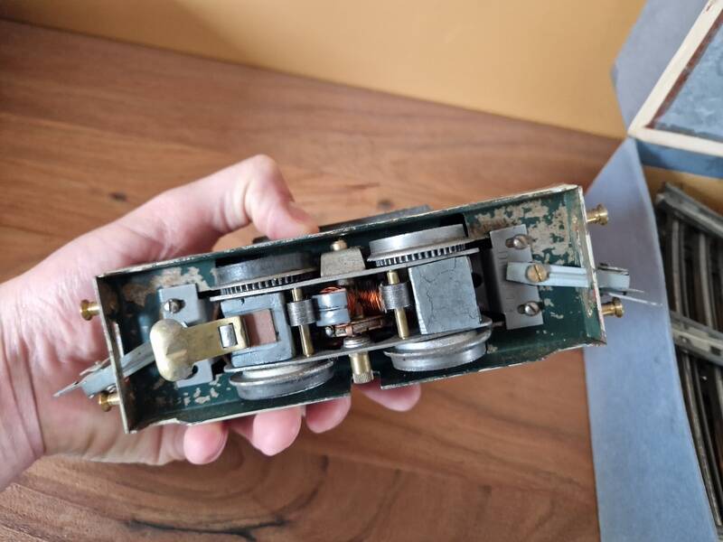 Old Louis Roussy box - LR Le Rapide - Scale O - in sheet metal from the 1940s