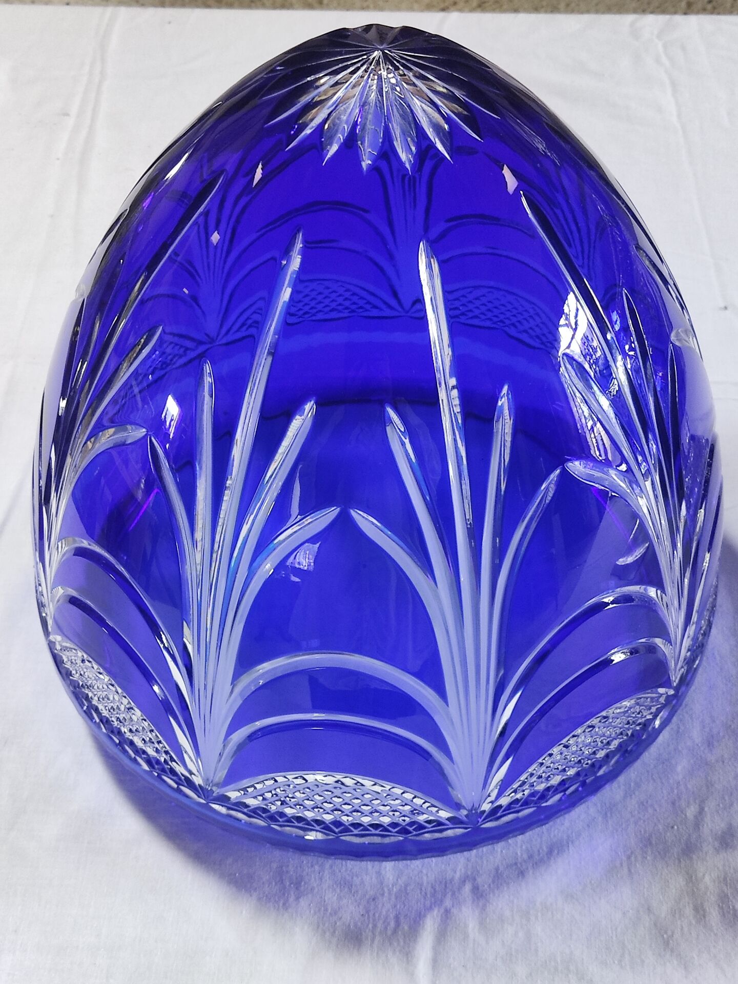 Large champagne cooler in cut crystal