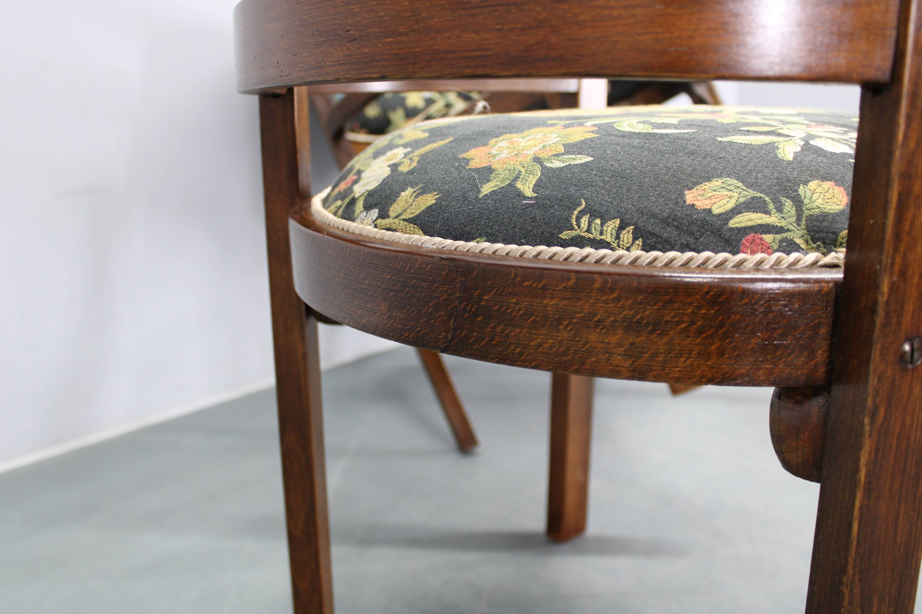 1930s pair of restored Thonet armchairs, Czechoslovakia