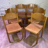 Suite de 6 chaises en bois vintage empilables