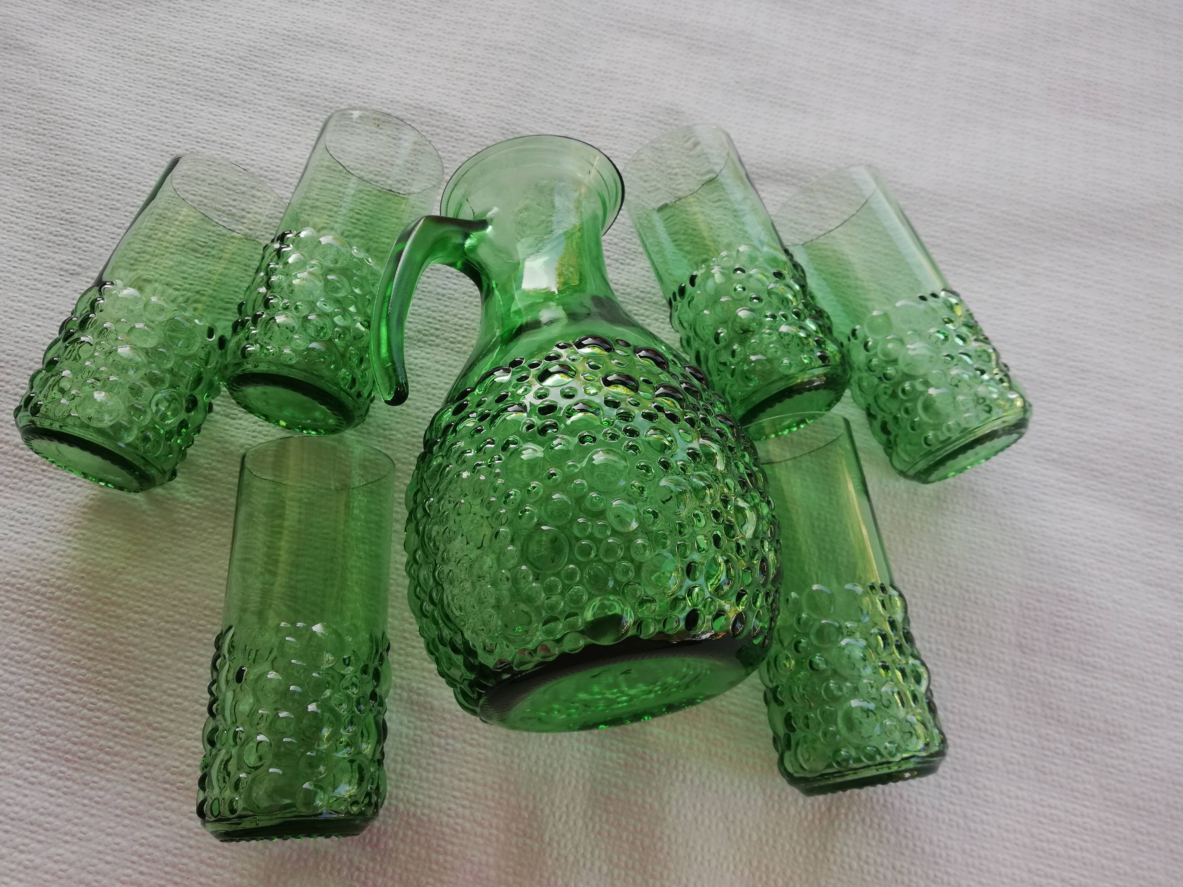 Service a orangeade verre moulé vert décor bulles