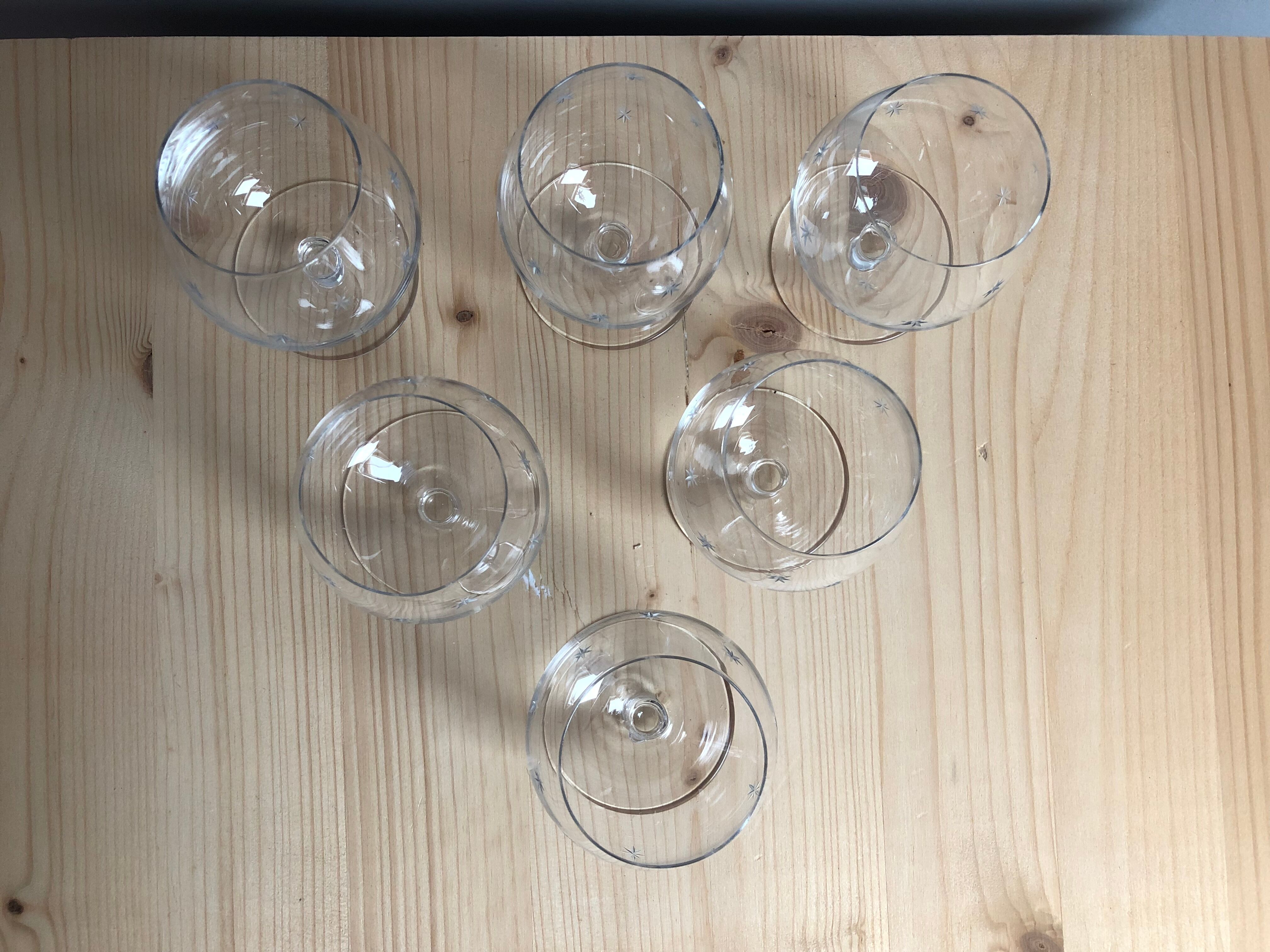 6 glasses on foot in chissed crystal