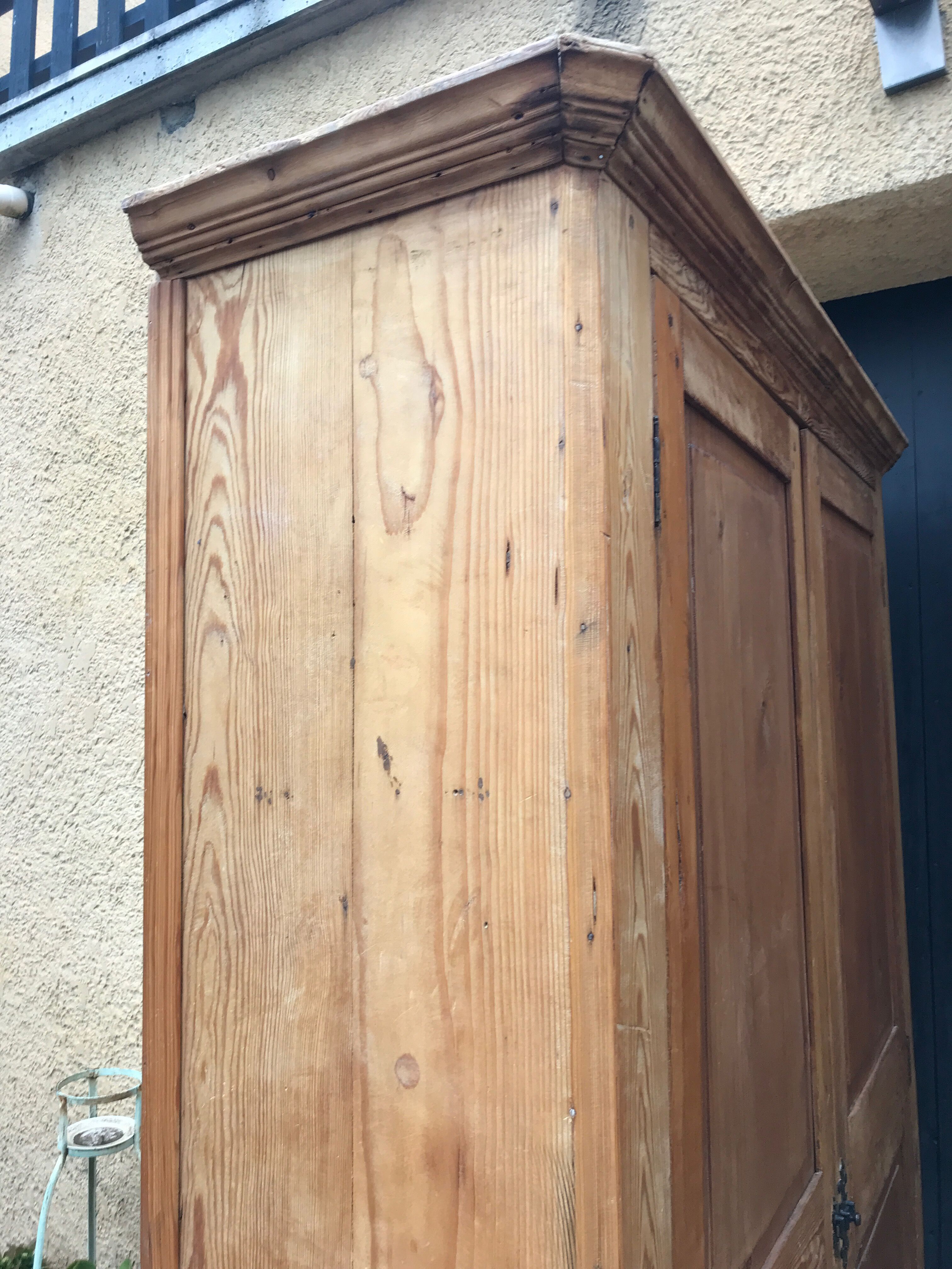 Armoire en bois