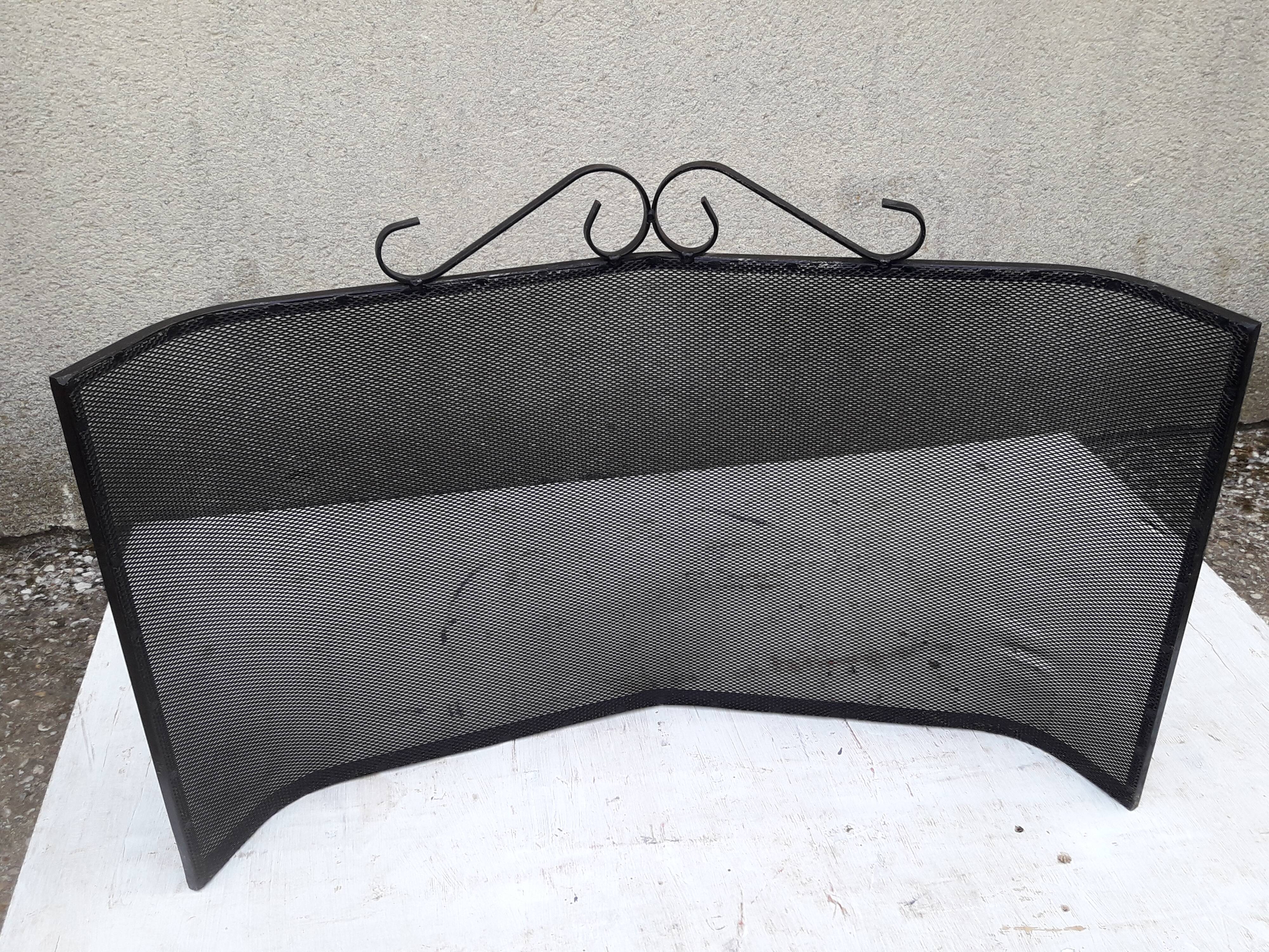 Pare feu en fer forgé grillagé L 70 cm H 46 cm