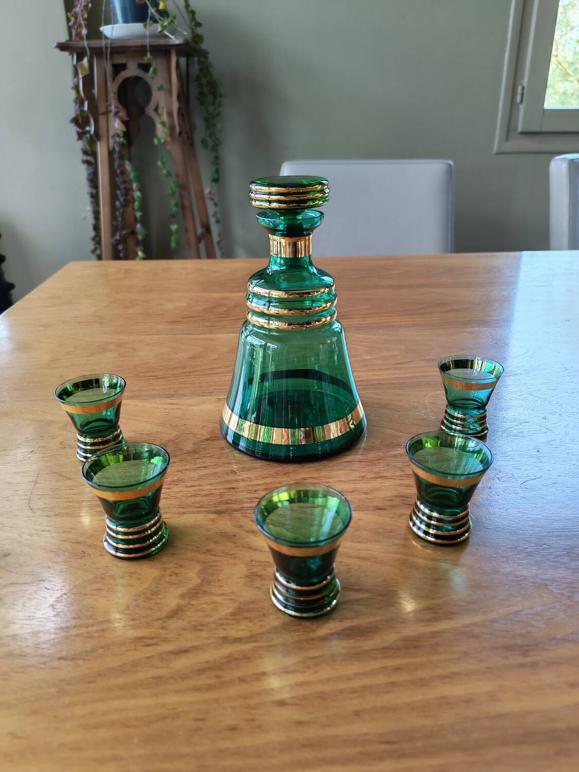 Vintage carafe and 5 glasses