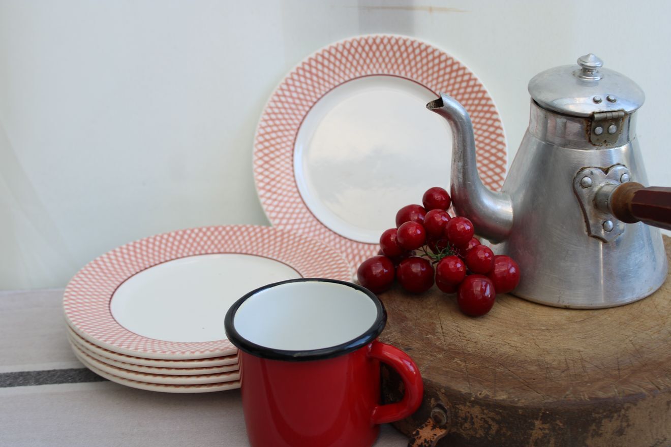 Set of 6 dessert plates