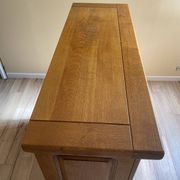 Artisanal buffet in solid oak, traditional assembly.