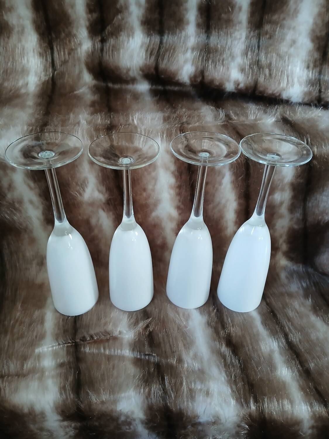 4 white champagne flutes