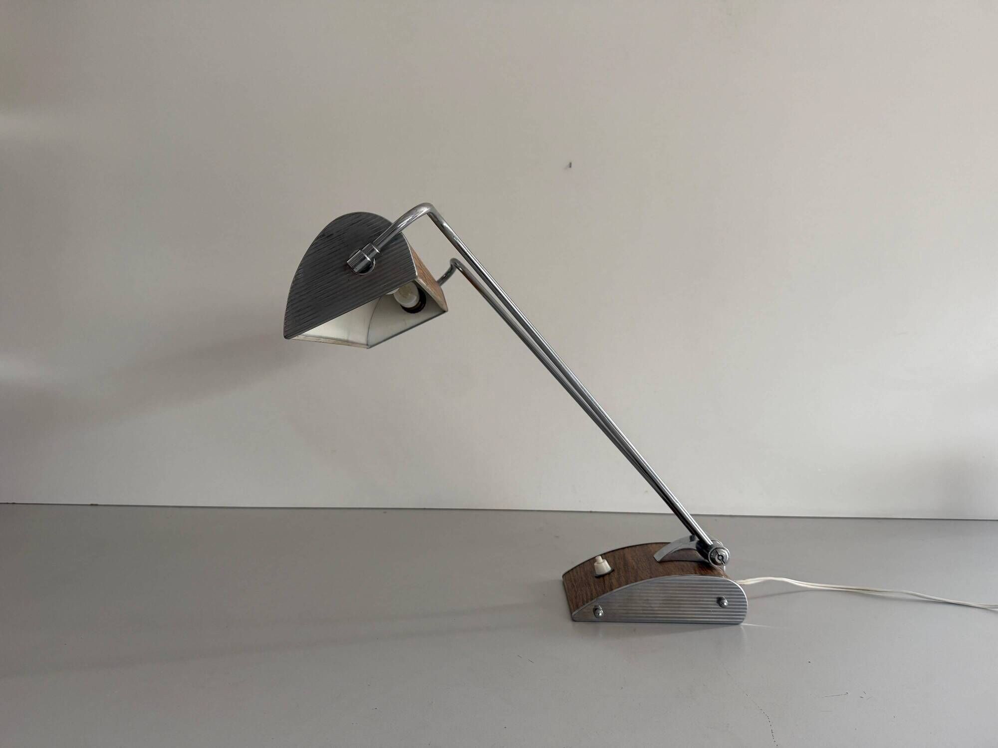 Large metal desk lamp with Wood Design texture by Eileen Gray, 1950s, France.