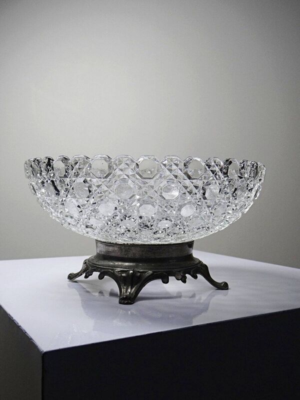 Coupe en verre pressé pointes diamants ancienne 1920-1950 sur pied étain