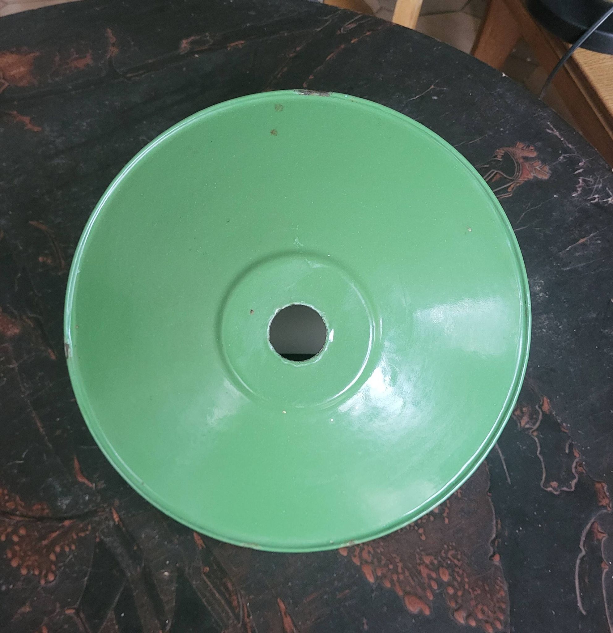 Abat jour en tôle émaillée vert