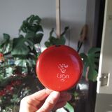 Tasses en tôle émaillée