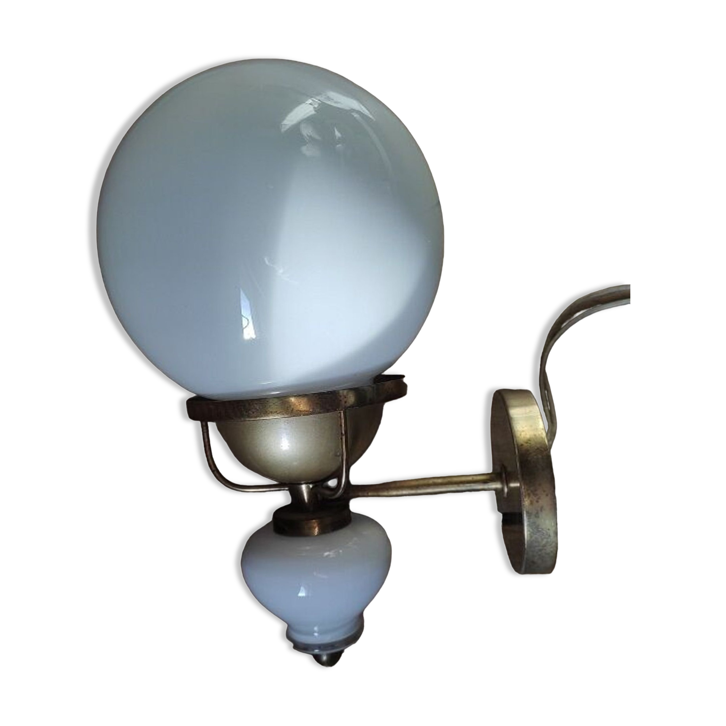 Wall lamp gilded brass globe opaline