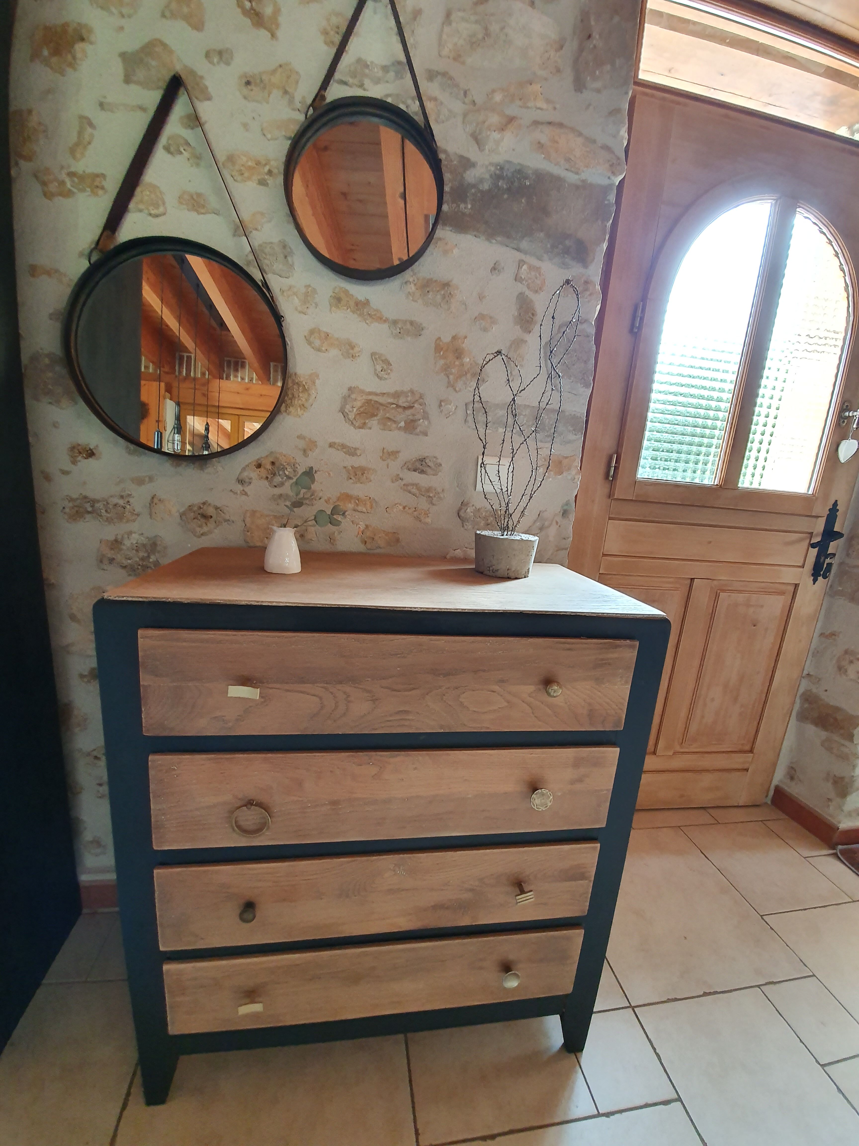 Vintage dresser
