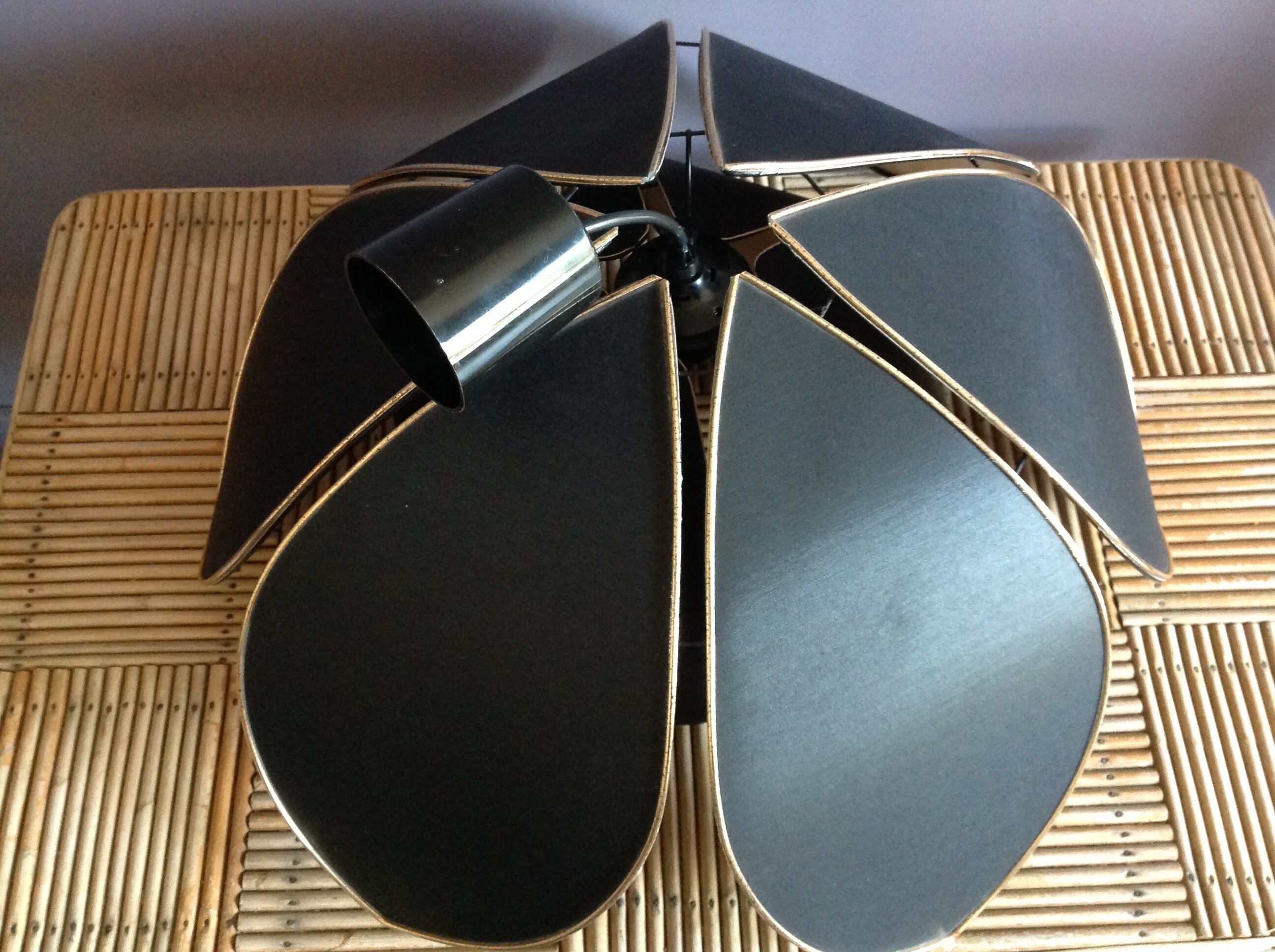 Flower hanging lamp 12 black petals