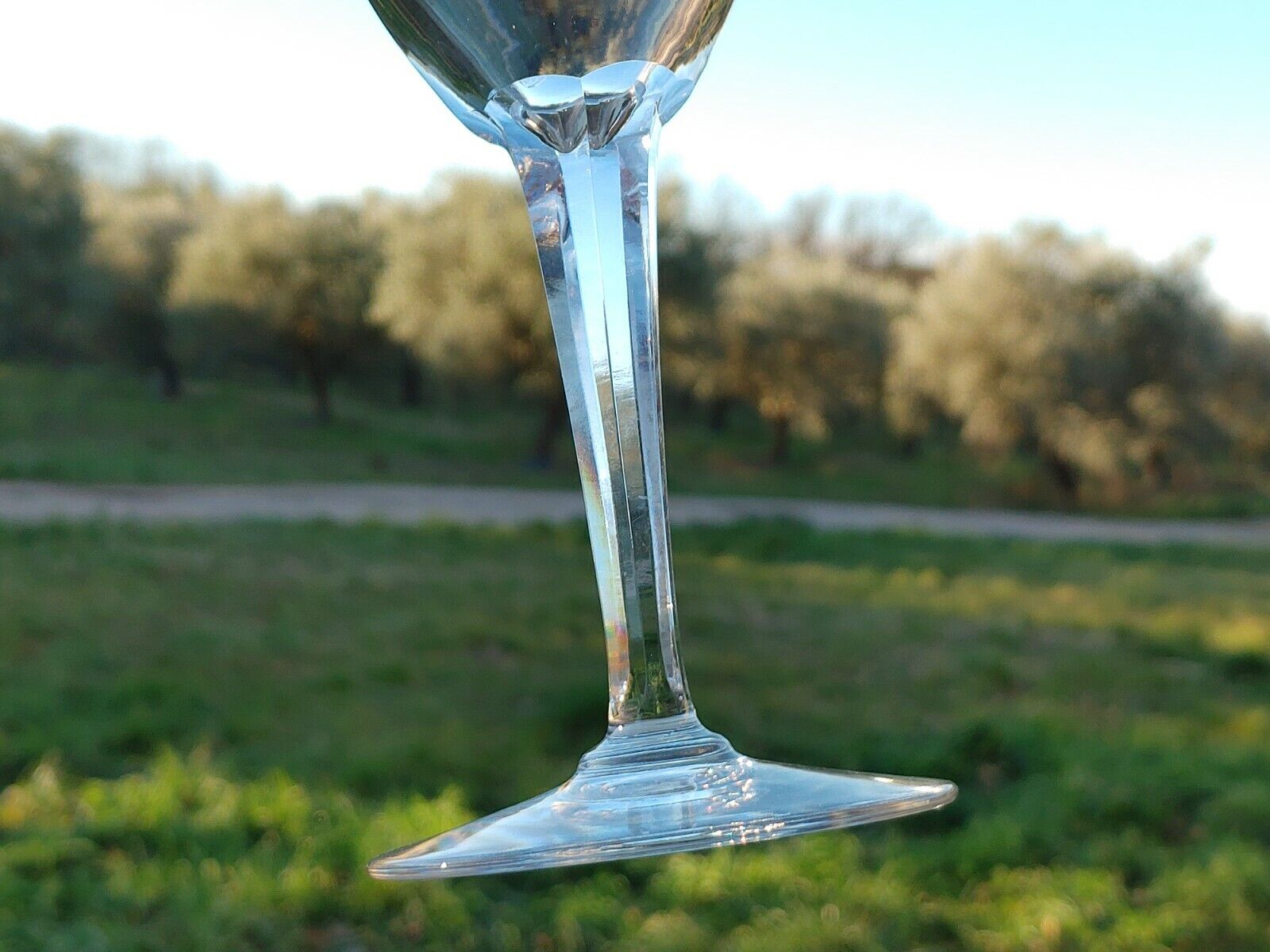 6 verres à eau en cristal taillé jambe à facettes baccarat ou saint louis