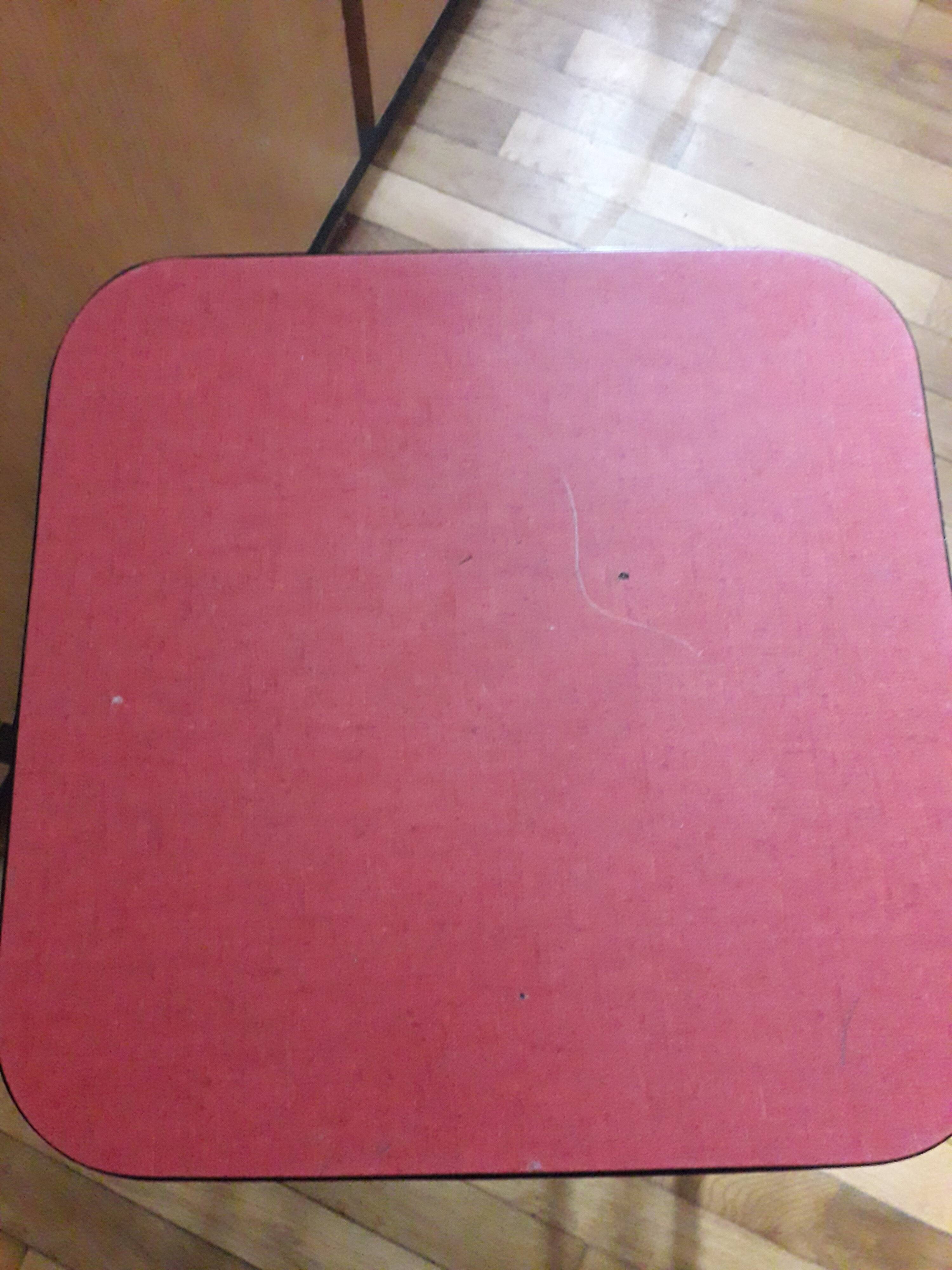 Walking walking sitting in formica