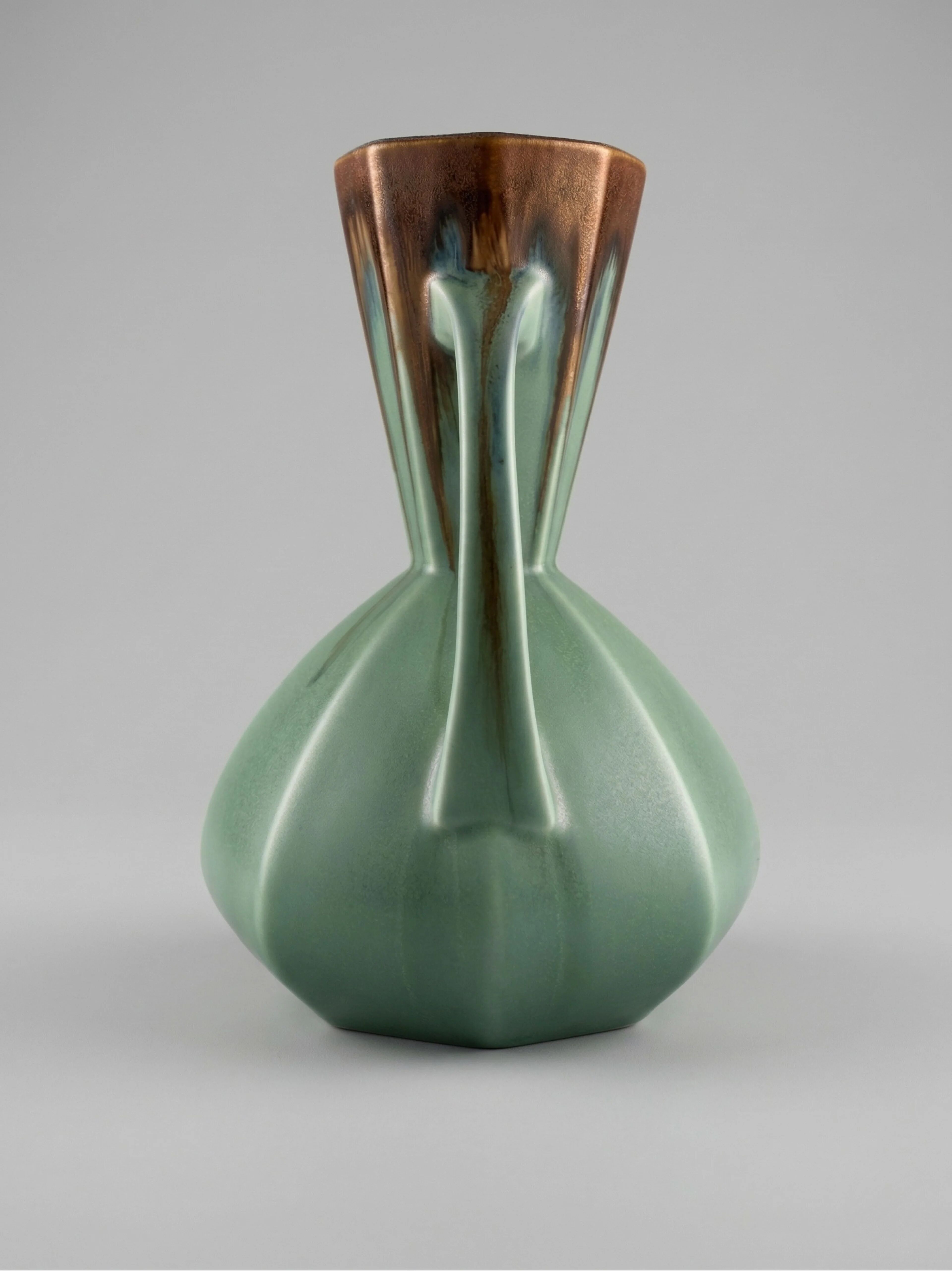 Art Deco vase – Bruyn pottery – green & brown poured glaze - 19cm