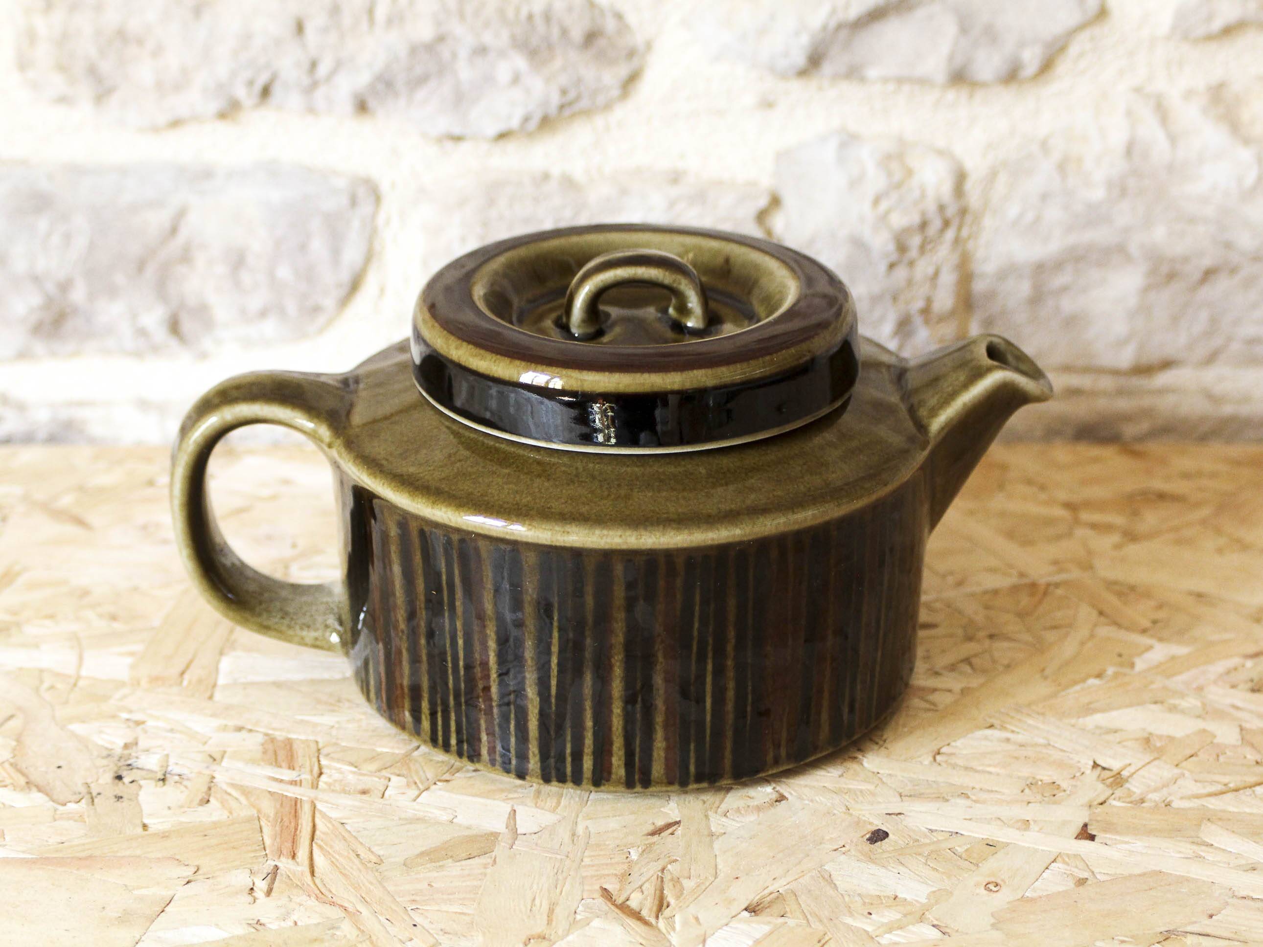Kosmos series ceramic teapot by Arabia Finland